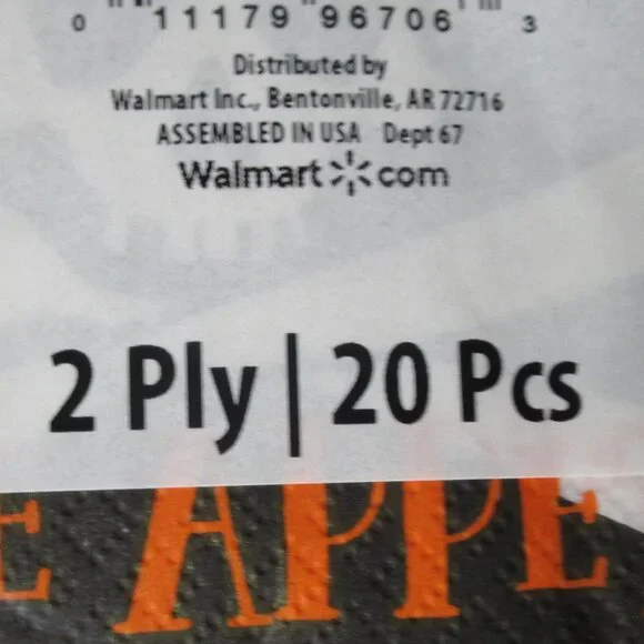 Skull and Crossbones Grilling Apron and Napkin Set - Picture 5 of 6